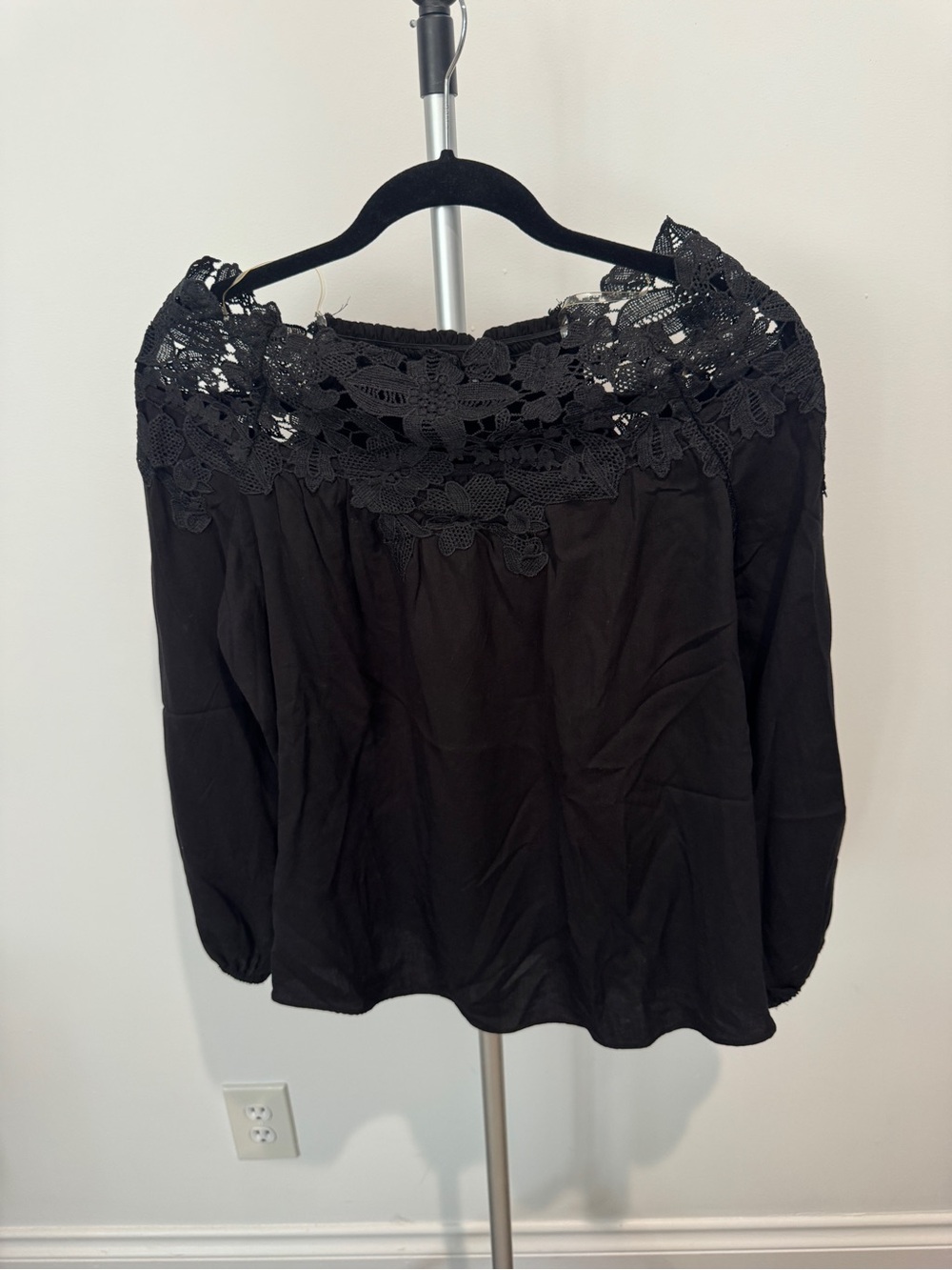 DO+BE Black Off-Shoulder Lace Yoke Blouse